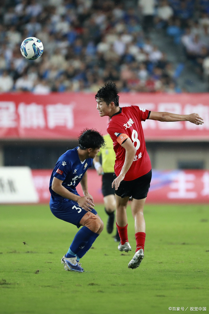 出色表现实现胜利，球队赢得掌声